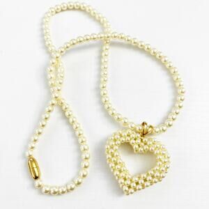 NEW Avon 1988 Sentimental Heart Necklace Faux Pearls with Box